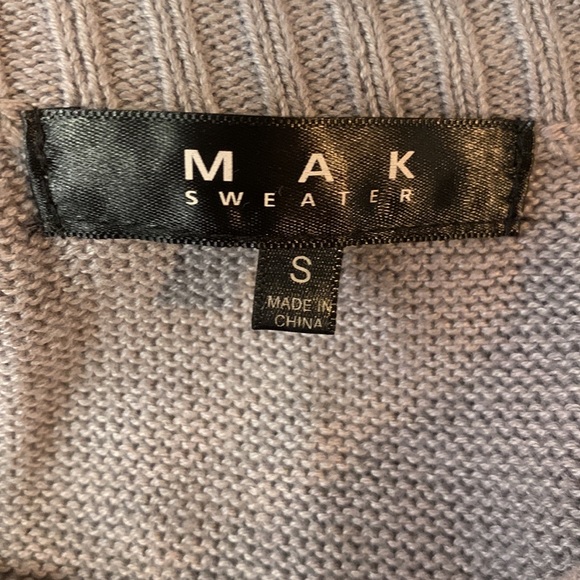 YEMAK Women's Long Sleeve Crewneck Cute Heart Cable Knit Pullover Sweater - Picture 6 of 6